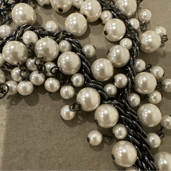 Miriam Haskell Elegant Pearl Necklace - Picture 5 of 8